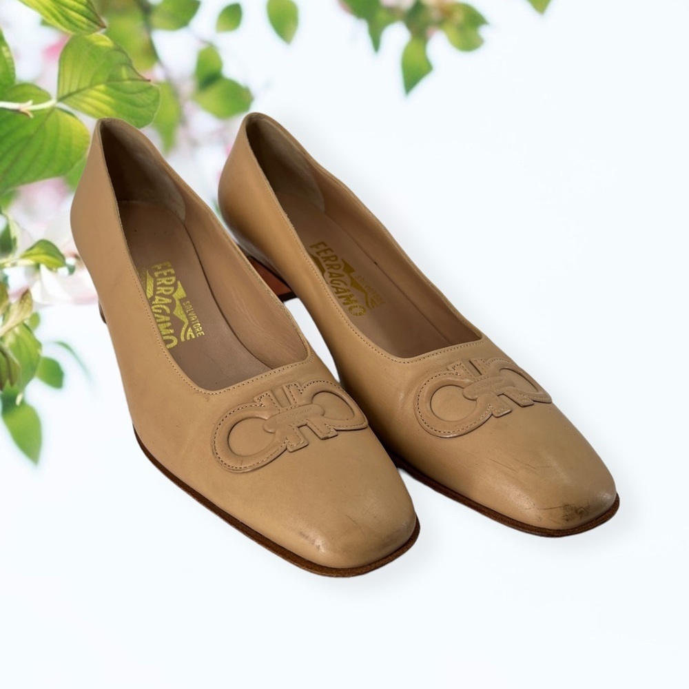 SALVATORE Ferragamo Pumps - Picture 3 of 10